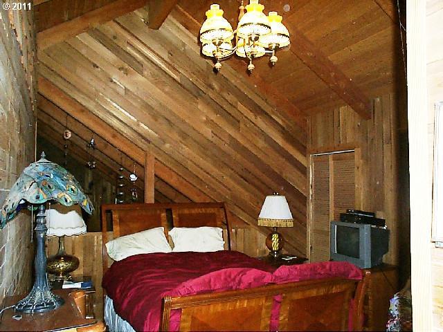81033 Shadybrook Road Tygh Valley, OR 97063 - Photo 9 of 16 Gallery Image 9