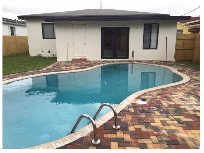 2625 Southwest 67th Avenue Miami, FL 33155 - Photo 11 of 11