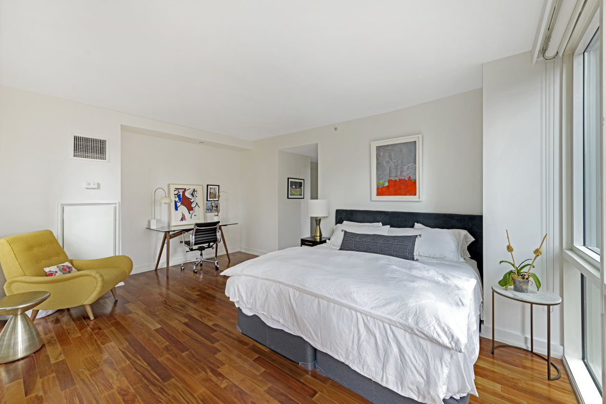 60 East 55th Street, Unit 33A Manhattan, NY 10022 - Photo 7 of 12