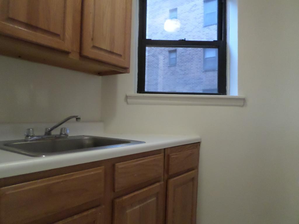 442 East 75th Street, Unit 3D Manhattan, NY 10021 - Photo 4 of 4