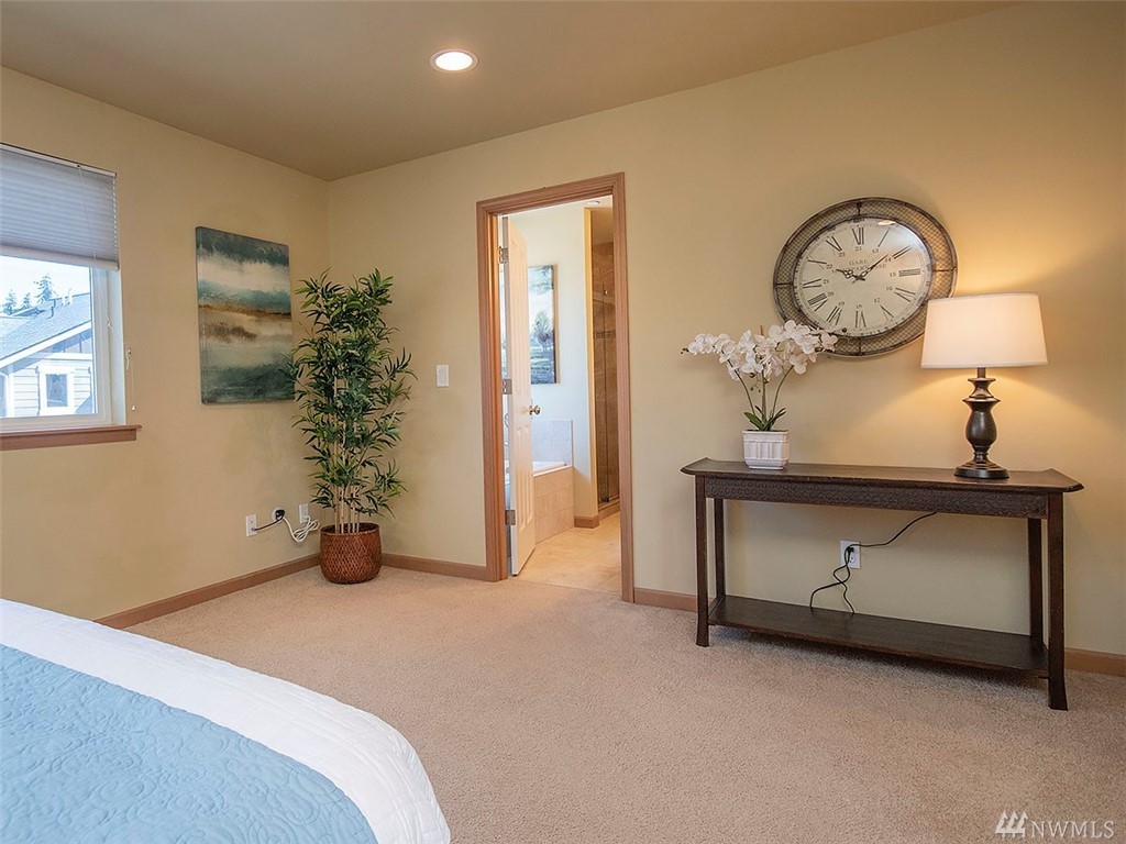 8323 227th Street Southwest Edmonds, WA 98026 - Photo 12 of 19 Gallery Image 12