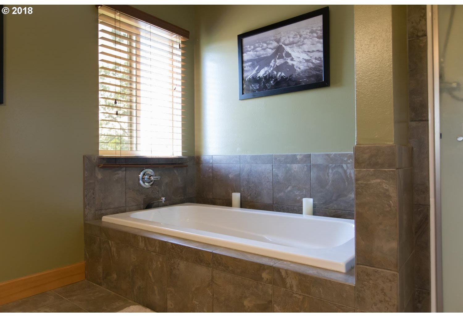 1671 Markham Road Hood River, OR 97031 - Photo 14 of 32 Gallery Image 14