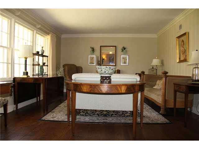 253 Ridgefield Road Memphis, TN 38111 - Photo 4 of 20 Another view of living room.
