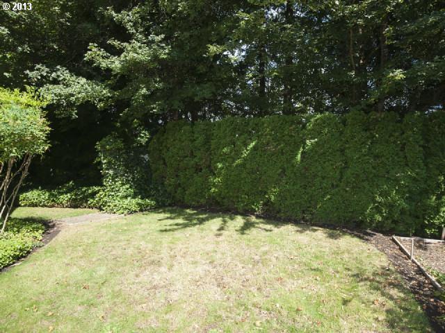3619 Southwest Comus Street Portland, OR 97219 - Photo 14 of 16 Gallery Image 14