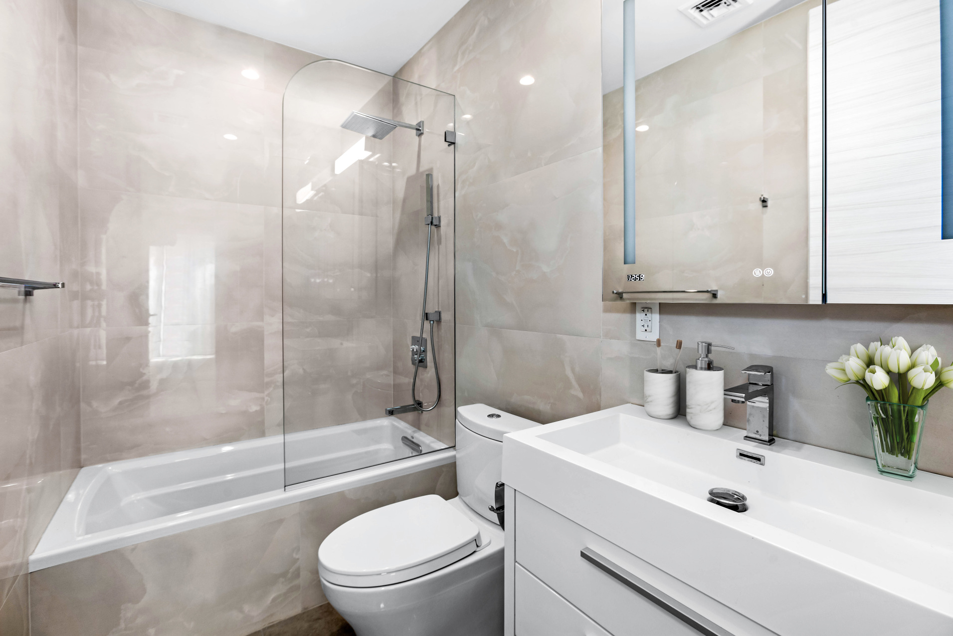 41 Garnet Street, Unit 3C Brooklyn, NY 11231 - Photo 4 of 7