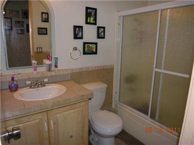 13283 Saddle Ridge Road Lakeside, CA 92040 - Photo 9 of 15 Bathroom #2 has been updated with tile