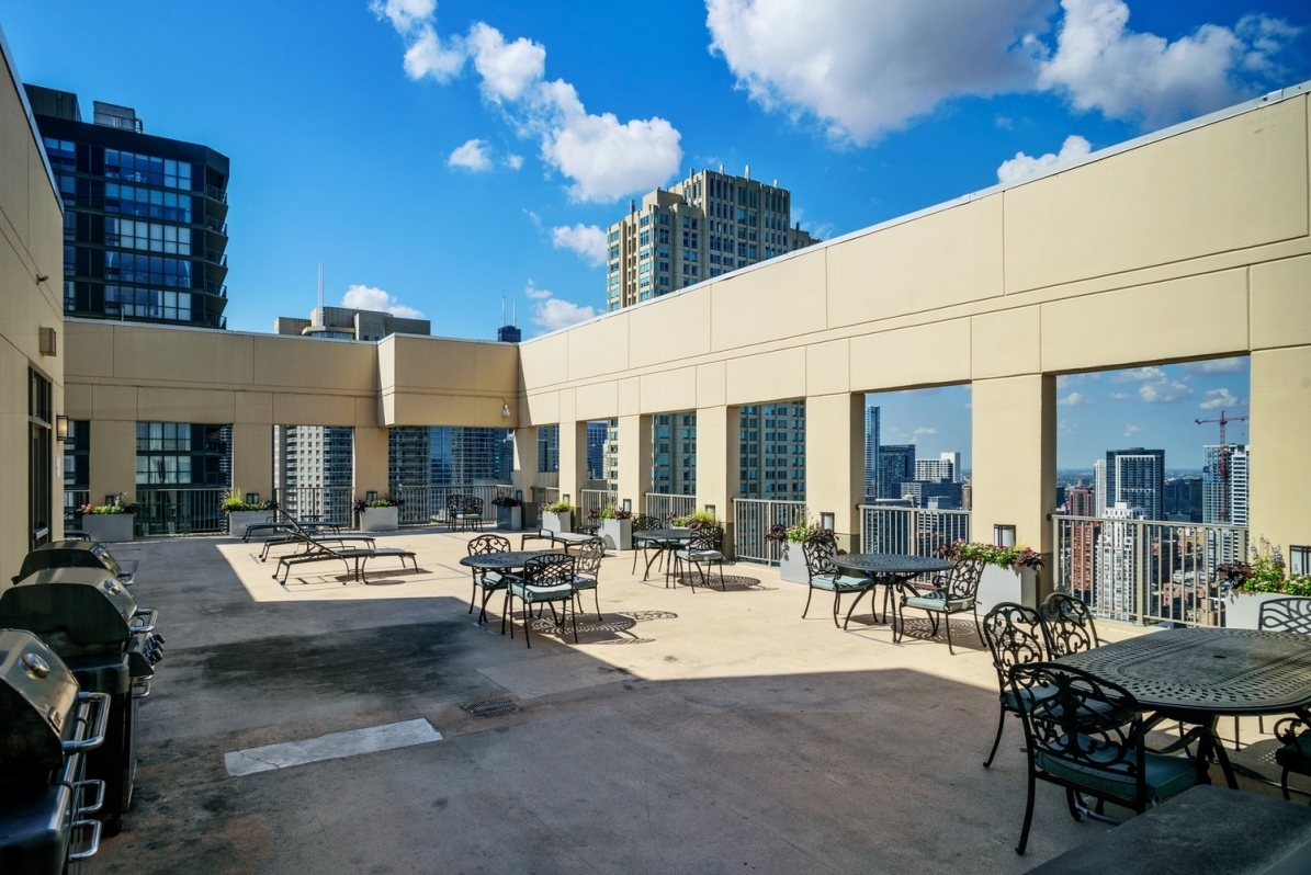 2 E Erie St, Chicago, IL 60611 - Photo 26 of 35