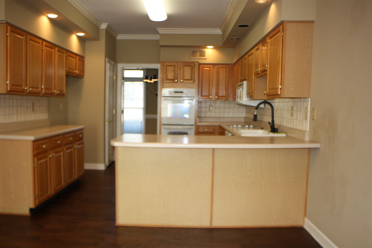 561 Roehampton Cove Collierville, TN 38017 - Photo 8 of 25 Gallery Image 8