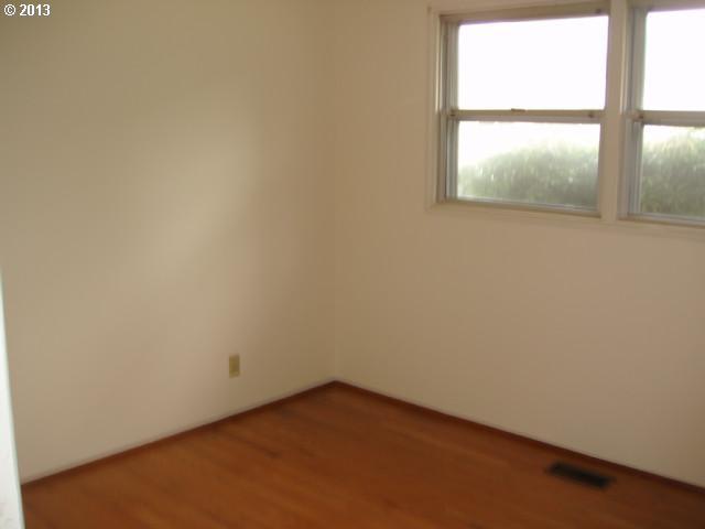 2111 Southeast 158th Avenue Portland, OR 97233 - Photo 7 of 16