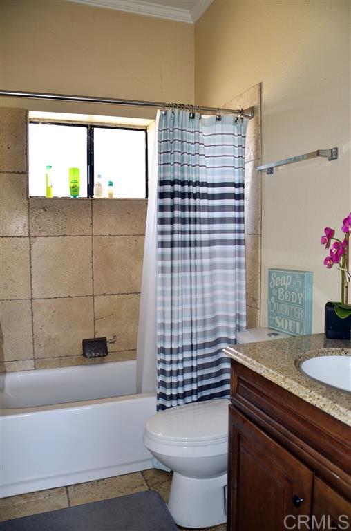 30310 Miller Road Valley Center, CA 92082 - Photo 22 of 25 Full bathroom