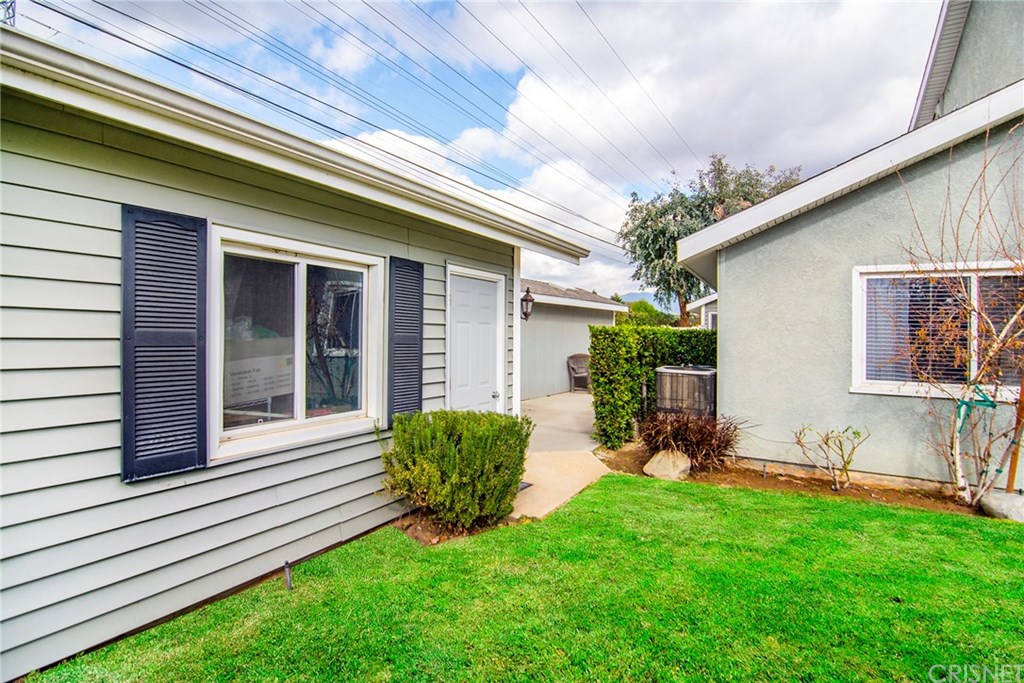 11361 Gaviota Avenue Granada Hills, CA 91344 - Photo 5 of 33