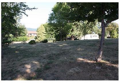 747 Southwest Pucker Huddle Road, Unit 1 White Salmon, WA 98672 - Photo 6 of 7 Gallery Image 6