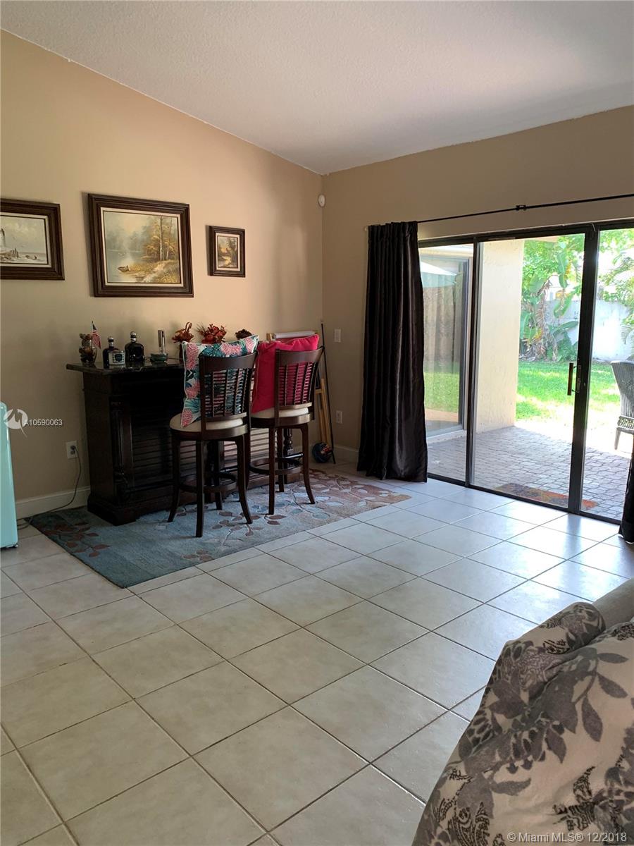 5931 Cornwall Lane Davie, FL 33331 - Photo 8 of 20