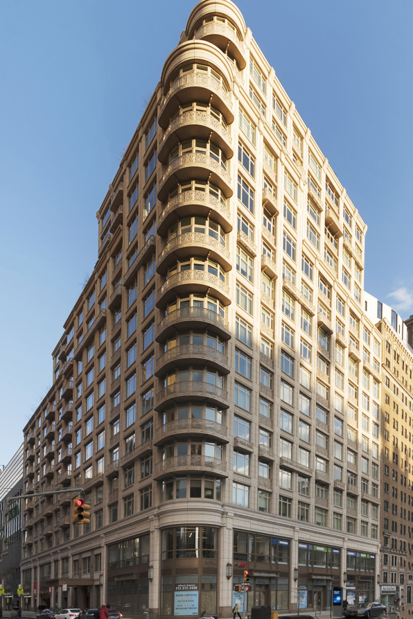 The Laureate 2150 Broadway, Manhattan, NY 10023 - Photo 2 of 14