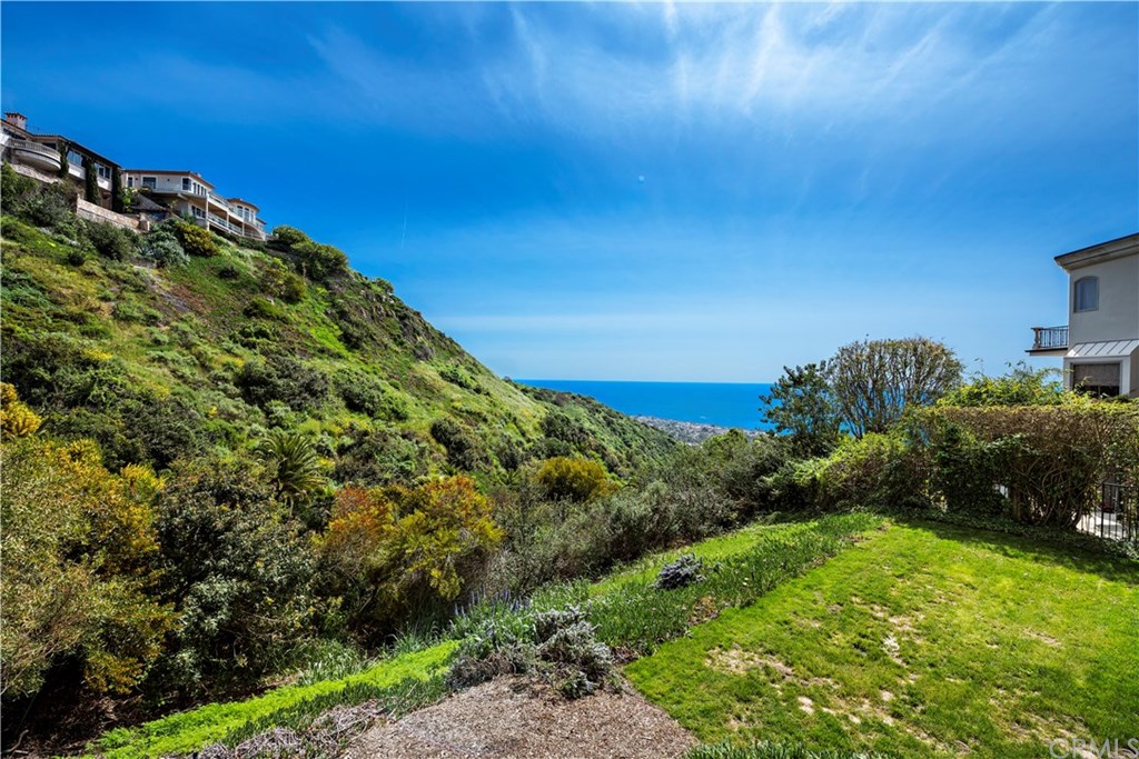 1356 Skyline Drive Laguna Beach, CA 92651 - Photo 2 of 35