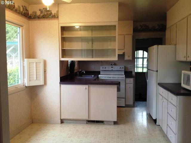 5330 Southwest River Road Hillsboro, OR 97123 - Photo 6 of 16