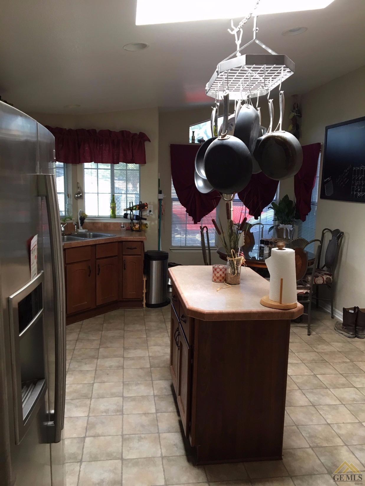 28127 Dustin Acres Road Taft, CA 93268 - Photo 4 of 26 Gallery Image 4
