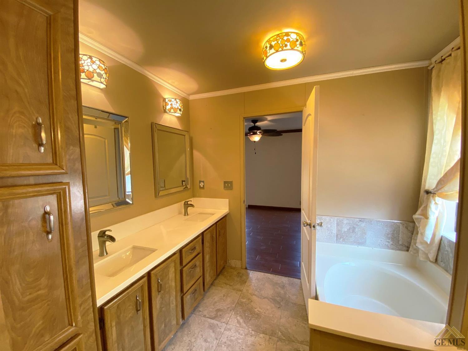 8536 Kern Canyon Road, Unit 72 Bakersfield, CA 93306 - Photo 9 of 13