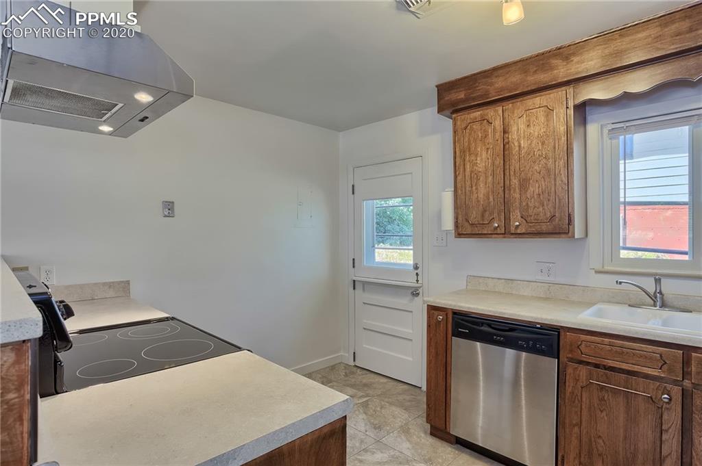 1314 Alexander Road Colorado Springs, CO 80909 - Photo 21 of 29