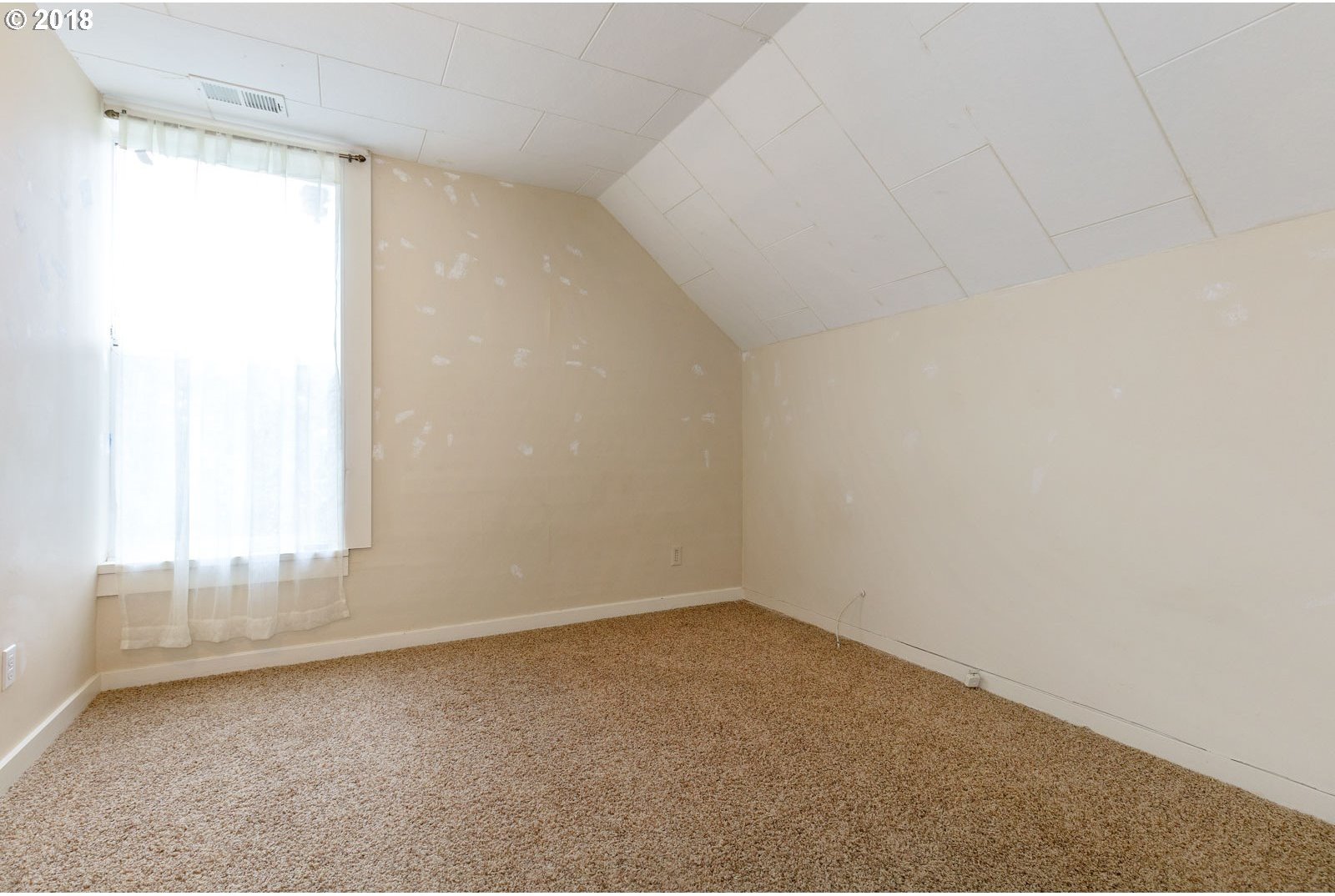 232 Southwest Hamilton Street Portland, OR 97239 - Photo 10 of 19 Gallery Image 10