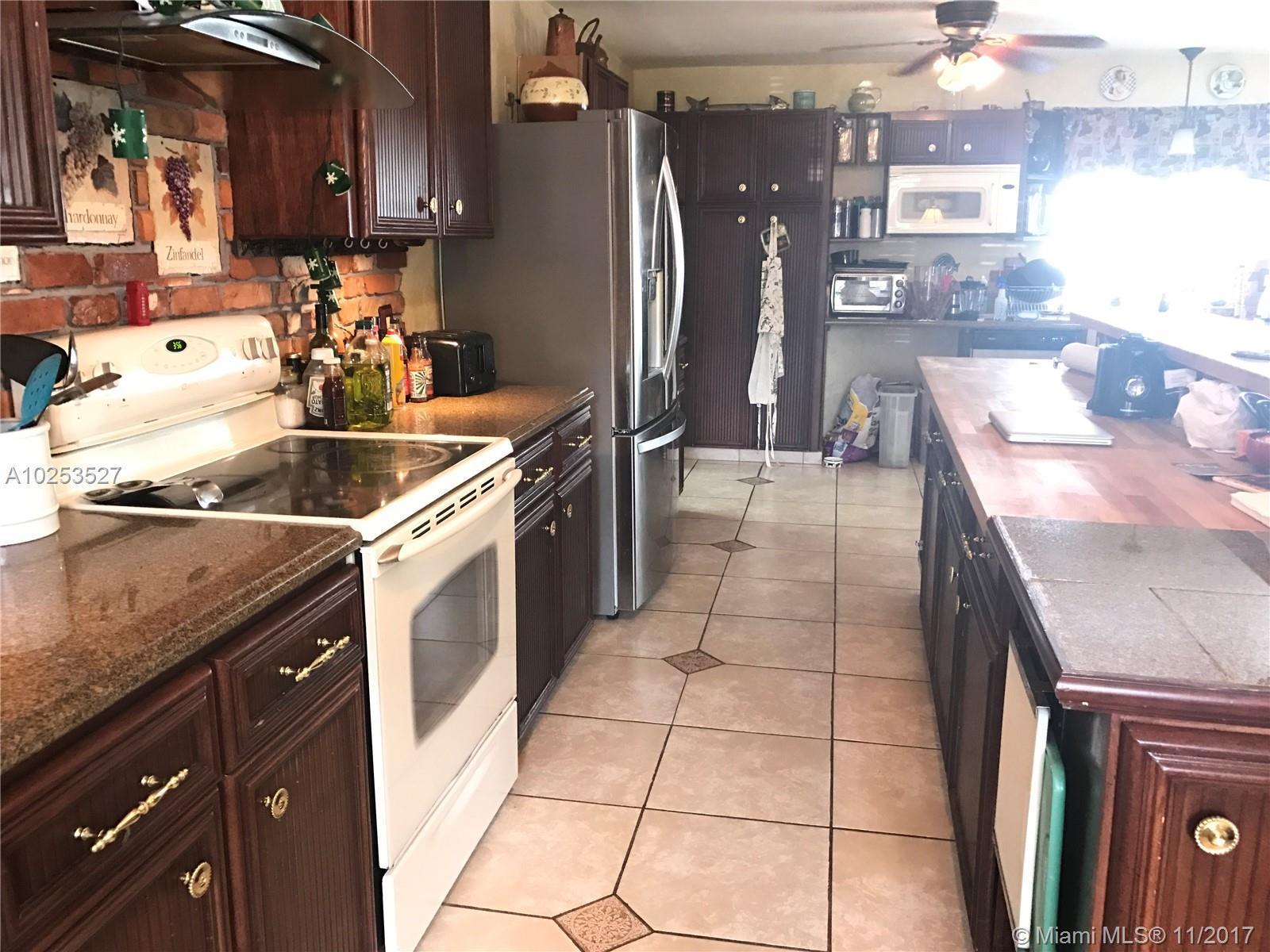 960 Southwest 74th Avenue Plantation, FL 33317 - Photo 21 of 24