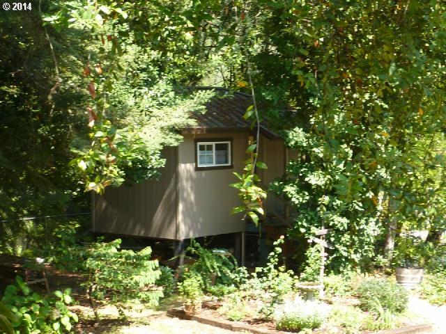 485 Bullock Road Oakland, OR 97462 - Photo 9 of 16 Gallery Image 9