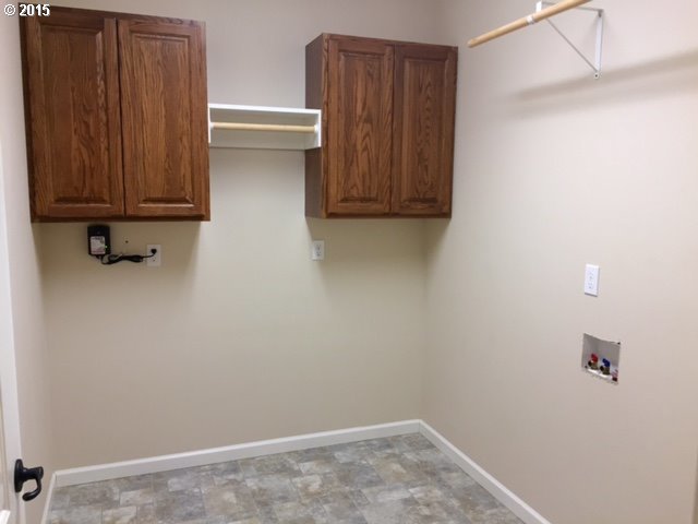 3705 Southwest Hailey Avenue Pendleton, OR 97801 - Photo 9 of 15