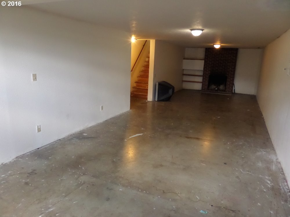 16211 Southeast Taggart Street Portland, OR 97236 - Photo 14 of 19