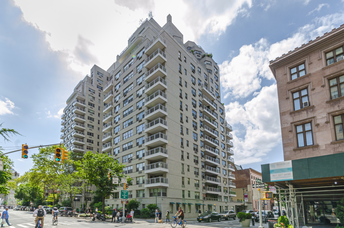 2 5th Ave, Manhattan, NY 10011 - Photo 2 of 10