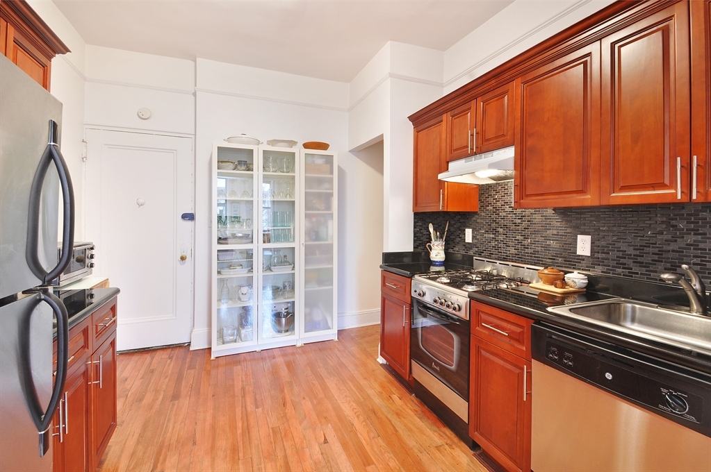 175 Amity Street, Unit C3 Brooklyn, NY 11201 - Photo 3 of 6