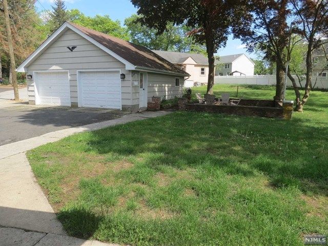 438 Fairfield Road Wayne, NJ 07470 - Photo 24 of 25