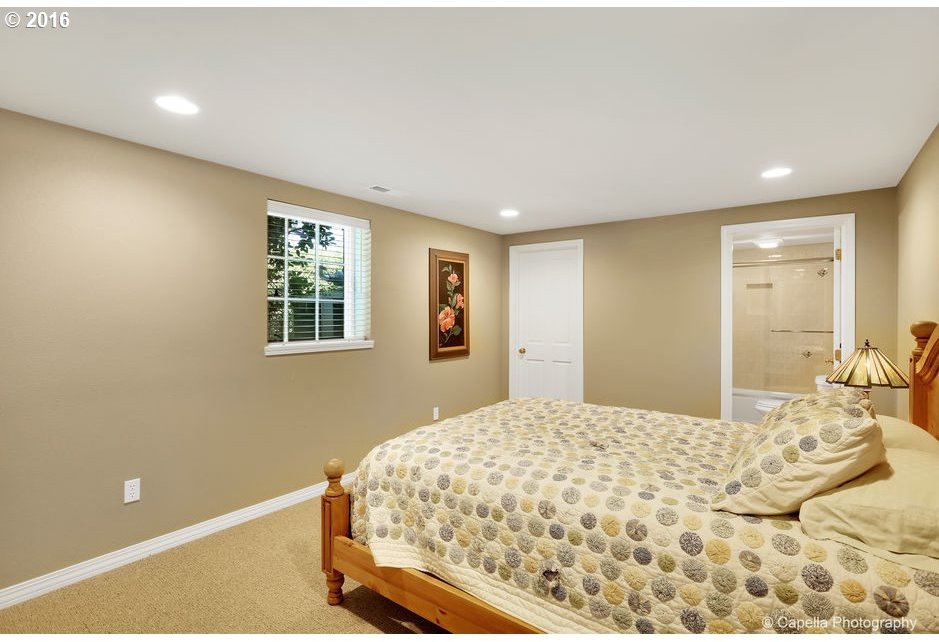 2473 South Military Road Portland, OR 97219 - Photo 25 of 32 Gallery Image 25