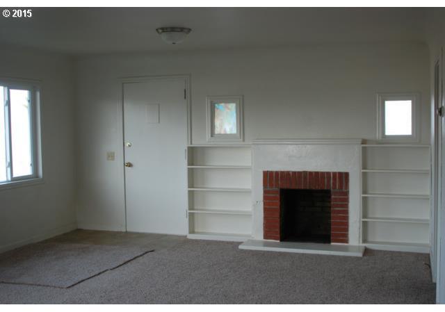 402 Elm Avenue Reedsport, OR 97467 - Photo 10 of 14