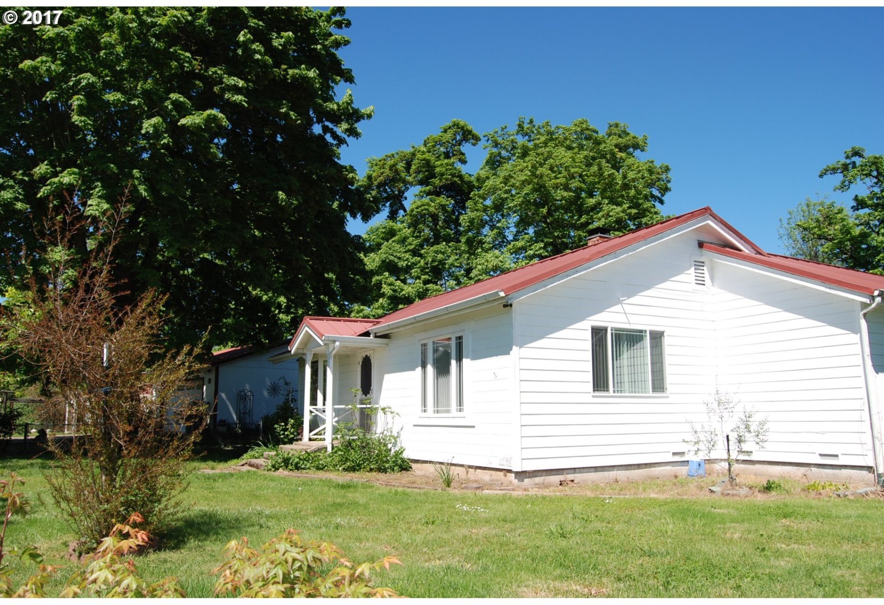 611 Helweg Road Winston, OR 97496 - Photo 16 of 32 Gallery Image 16