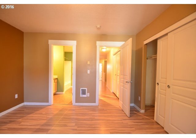 3165 Southeast Powell Valley Road Gresham, OR 97080 - Photo 14 of 19 Gallery Image 14