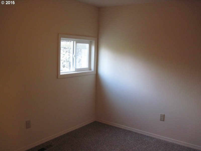 816 South Main Street Pendleton, OR 97801 - Photo 5 of 17