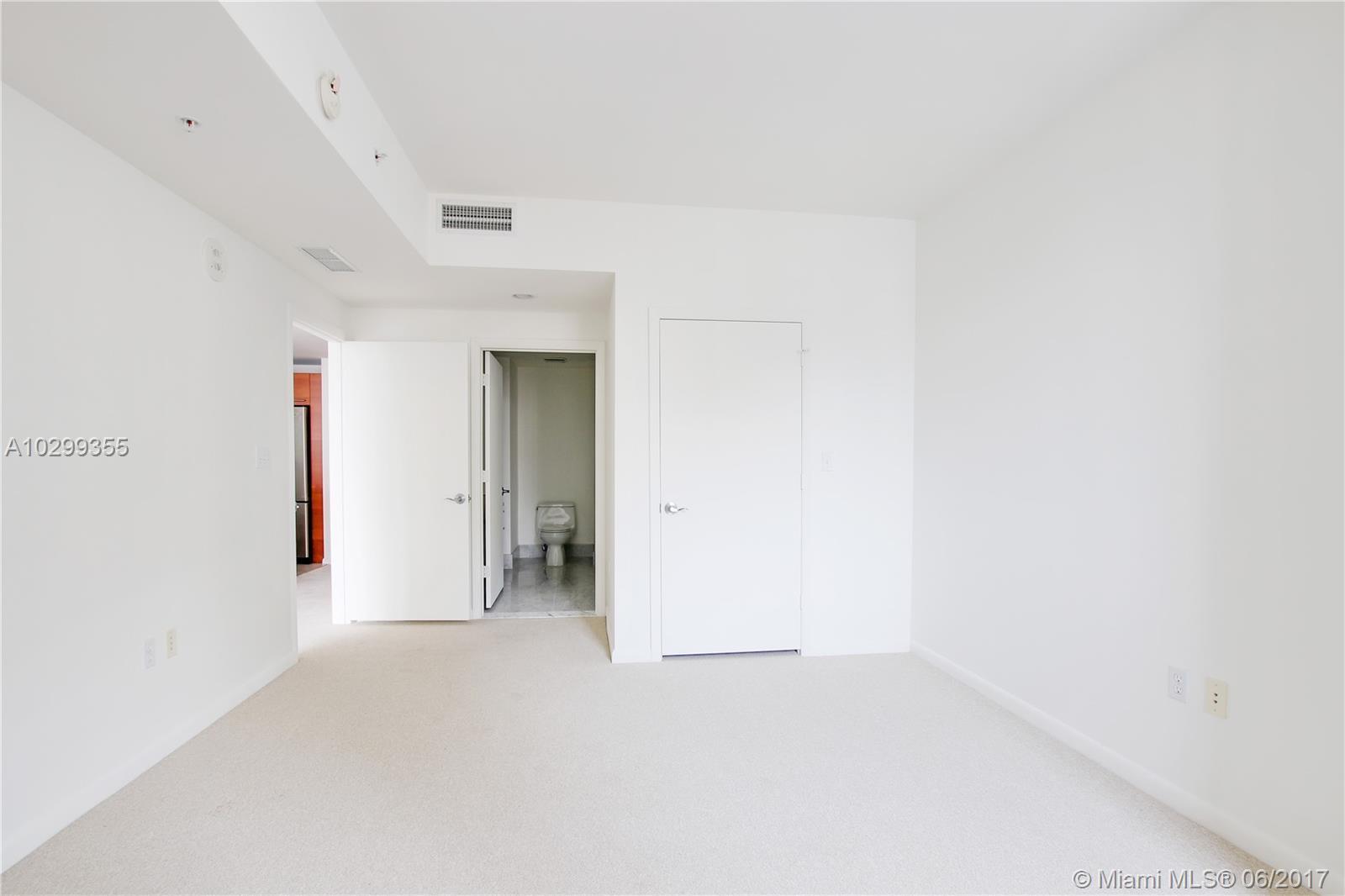 253 Northeast 2nd Street, Unit 1710 Miami, FL 33132 - Photo 15 of 35