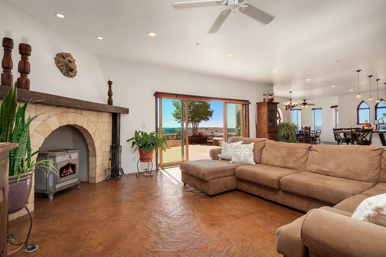 32544 Mountain View Road Bonsall, CA 92003 - Photo 2 of 25