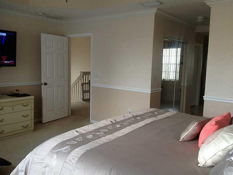 Silver Shores Miramar, FL 33027 - Photo 18 of 35