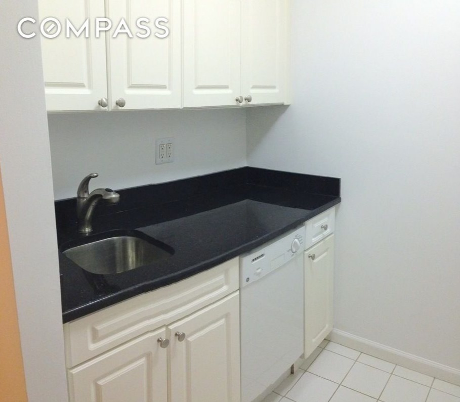 856 8th Avenue, Unit 3A Manhattan, NY 10019 - Photo 3 of 6