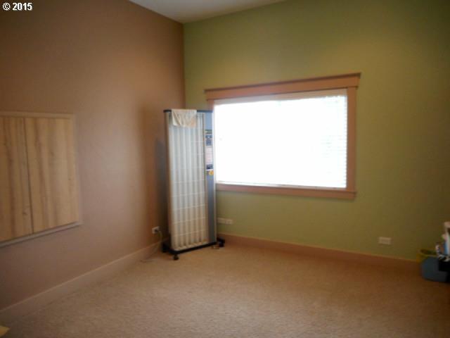 828 Pioneer Road, Unit A Brookings, OR 97415 - Photo 10 of 16 Gallery Image 10
