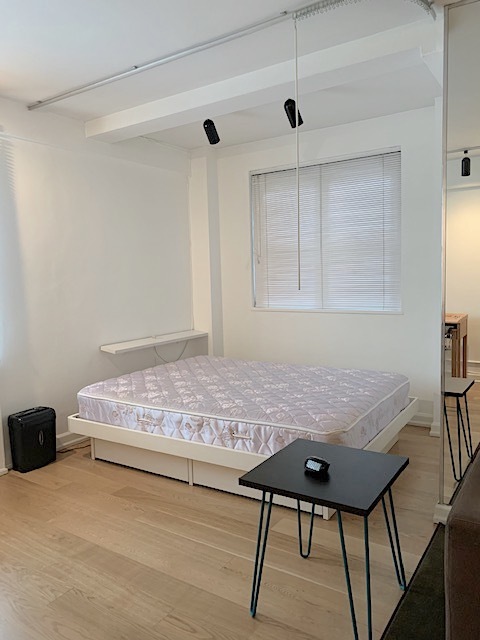 135 East 54th Street, Unit 4A Manhattan, NY 10022 - Photo 2 of 7