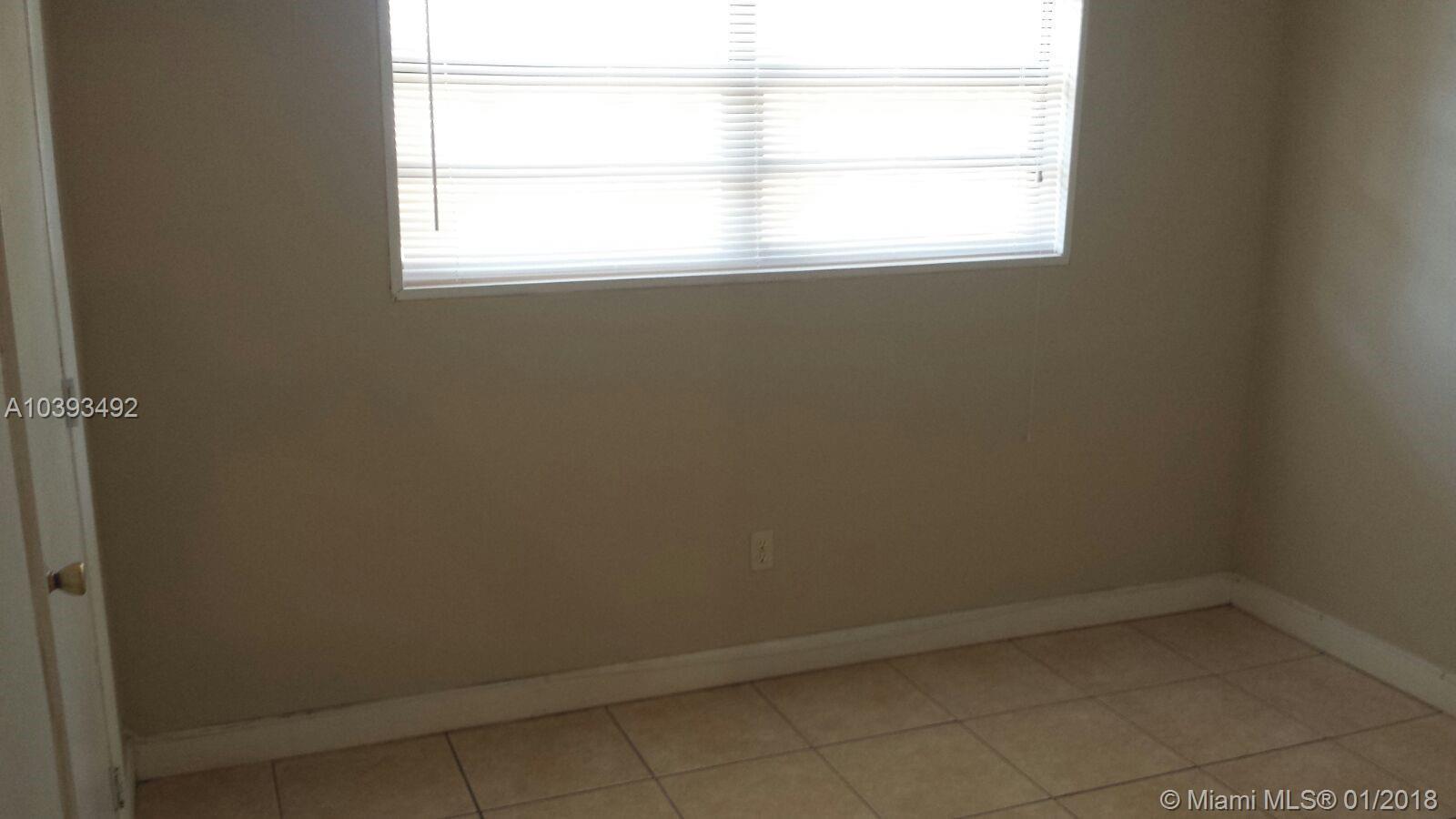 402 Phippen Waiters Road Dania Beach, FL 33004 - Photo 8 of 23 Gallery Image 8