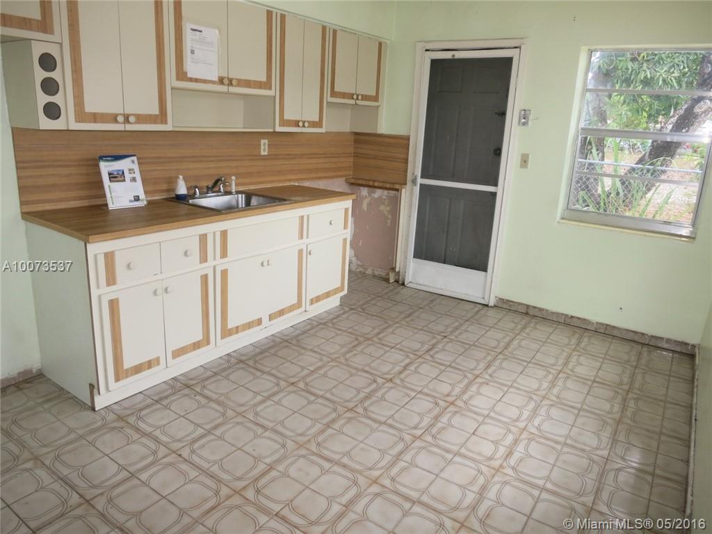 1023 Northwest 33rd Street Miami, FL 33127 - Photo 7 of 26