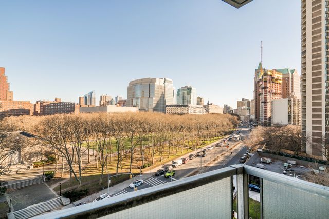 $710,000 | 75 Henry Street, Unit 7F | Brooklyn Heights