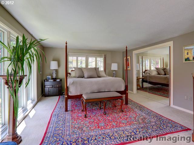 1030 Southwest Palatine Hill Road Portland, OR 97219 - Photo 10 of 15 Gallery Image 10