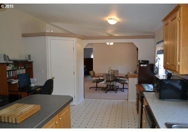 1910 Cloverdale Road Kalama, WA 98625 - Photo 7 of 16 Gallery Image 7