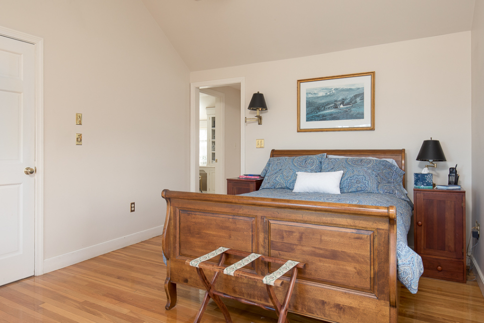 21 Cottage Street Hingham, MA 02043 - Photo 16 of 25