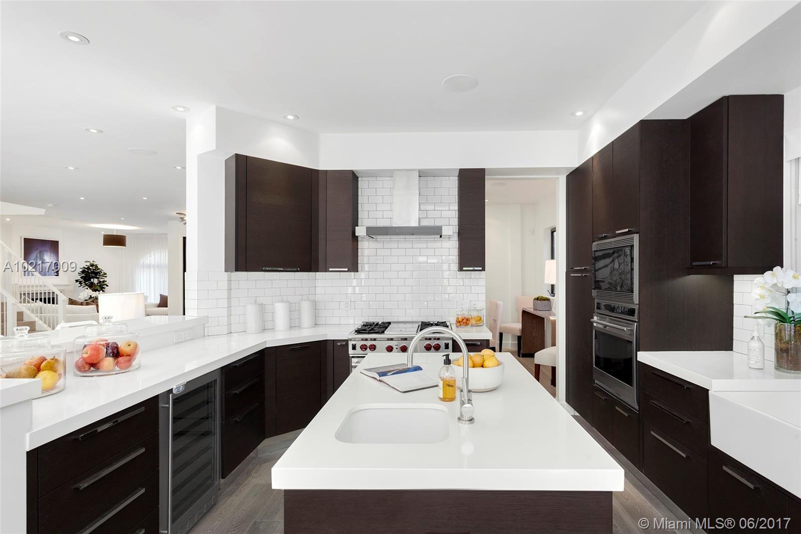 3015 North Bay Road Miami Beach, FL 33140 - Photo 8 of 21