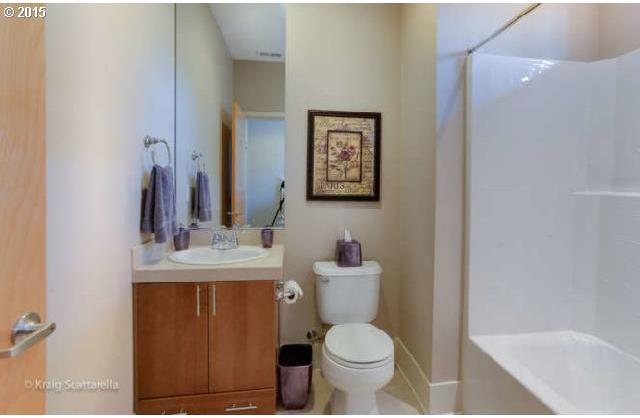 10175 Southwest Morrison Street Portland, OR 97225 - Photo 9 of 16 Gallery Image 9